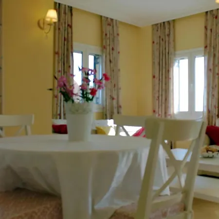펜션 Nikolas House With Sweeping Sea View *